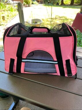 Pet Ami  Large Pet Carrier with Mesh Ventilation
